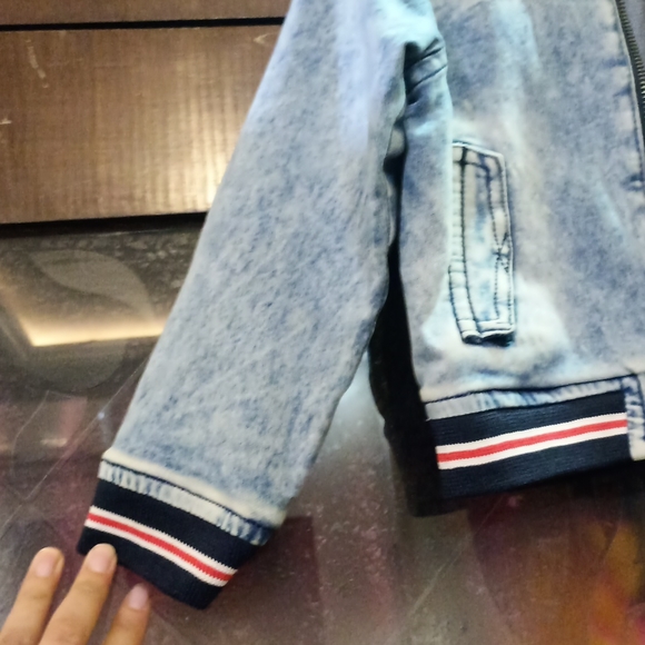 LeeCooper denim jacket for kids(size 3-4 yrs) - Picture 2 of 5